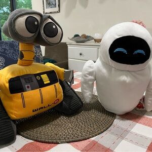 Wall-E and EVE plush toys